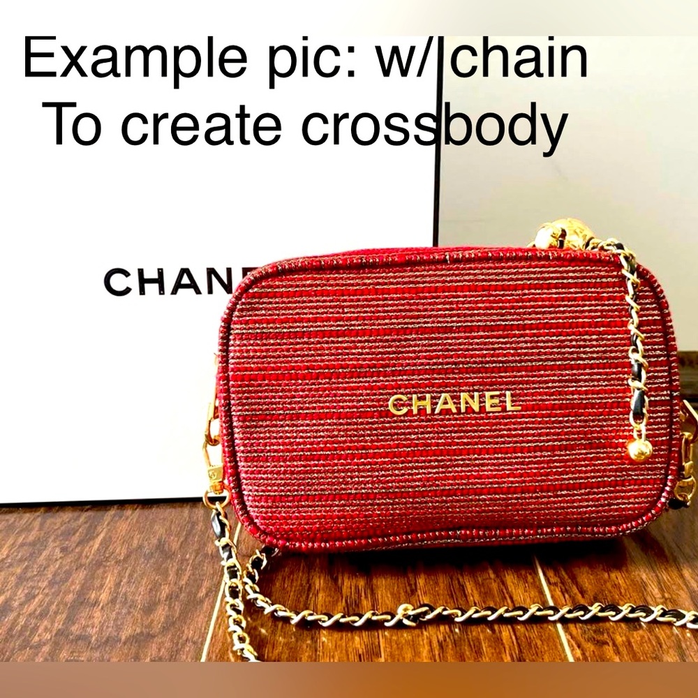 Chanel Limited Edition Holiday Sheer Genius Lipgloss Trio & Cosmetic Bag - Picture 3 of 3